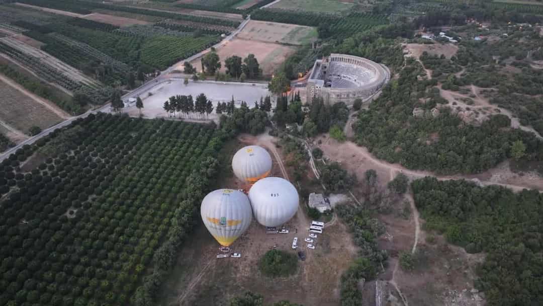 Antalya semalarında süzülen "balonlar" turizme çeşitlilik sunuyor görseli