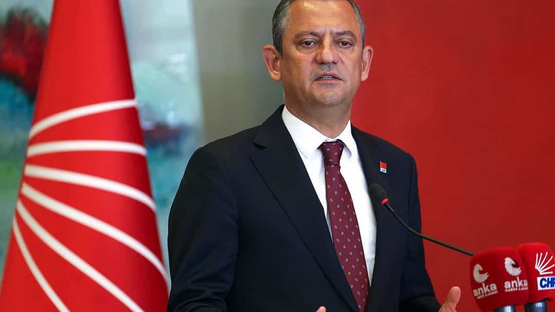 "Terörsüz Türkiye" gündemiyle Özel-Kurtulmuş görüşmesi başladı görseli