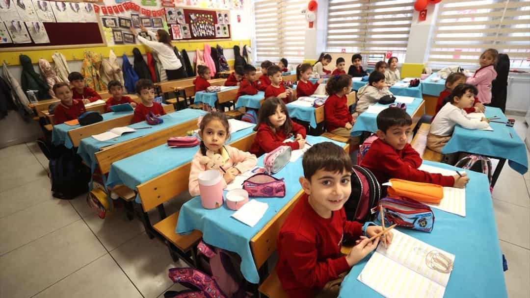 Kahramanmaraş’ta 6 Şubat depremlerinin yıl dönümünde okullarda eğitime 1 gün ara görseli