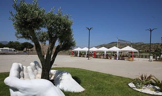 Efes Tarlası Yaşam Köyü’nde Üretici Pazarı Kuruluyor görseli