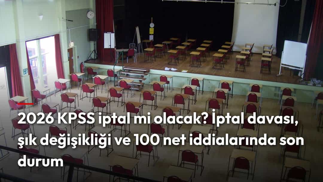 Sınav için hazırlanmış boş bir salonda aralıklı dizilmiş masa ve sandalyeler (temsili)