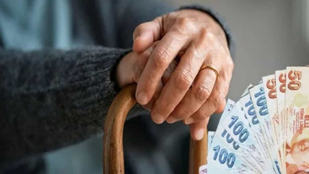 Meclis’ten geçti: Emekli aylıkları zamlı yatacak görseli