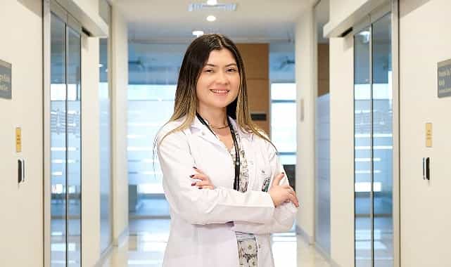 Ön dişlerde doku kaybı ve kırıklara yapılan lamina uygulamalar yüz güldürüyor… görseli