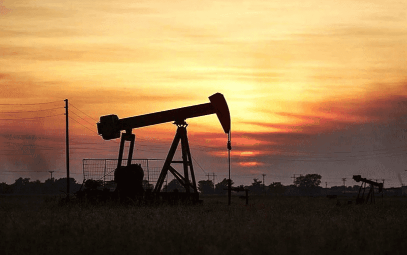 Savaşın Enerji Piyasasına Etkisi: Petrol Fiyatları Yükseldi görseli