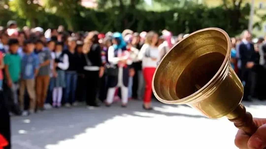 20 milyon öğrenci yaz tatiline giriyor: Karne zili 20 Haziran’da çalacak görseli