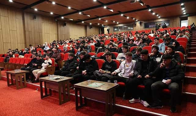 Bağcılar’da iş arayanlar ile iş verenler “Kariyer Buluşmaları”nda bir araya geldi görseli