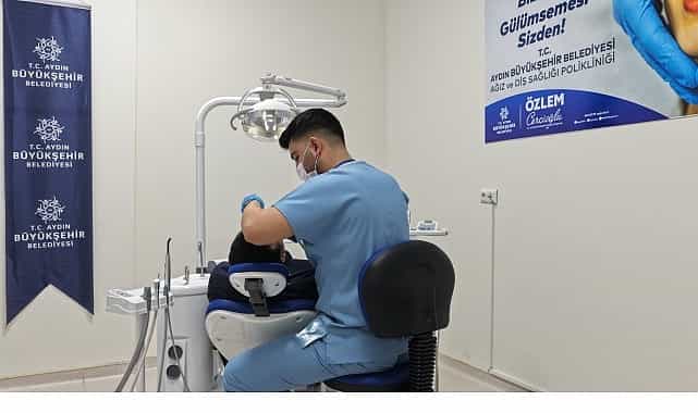 Aydın Ağız Ve Diş Sağlığı Polikliniği’nin İlk Gününde Vatandaşlardan Yoğun İlgi görseli