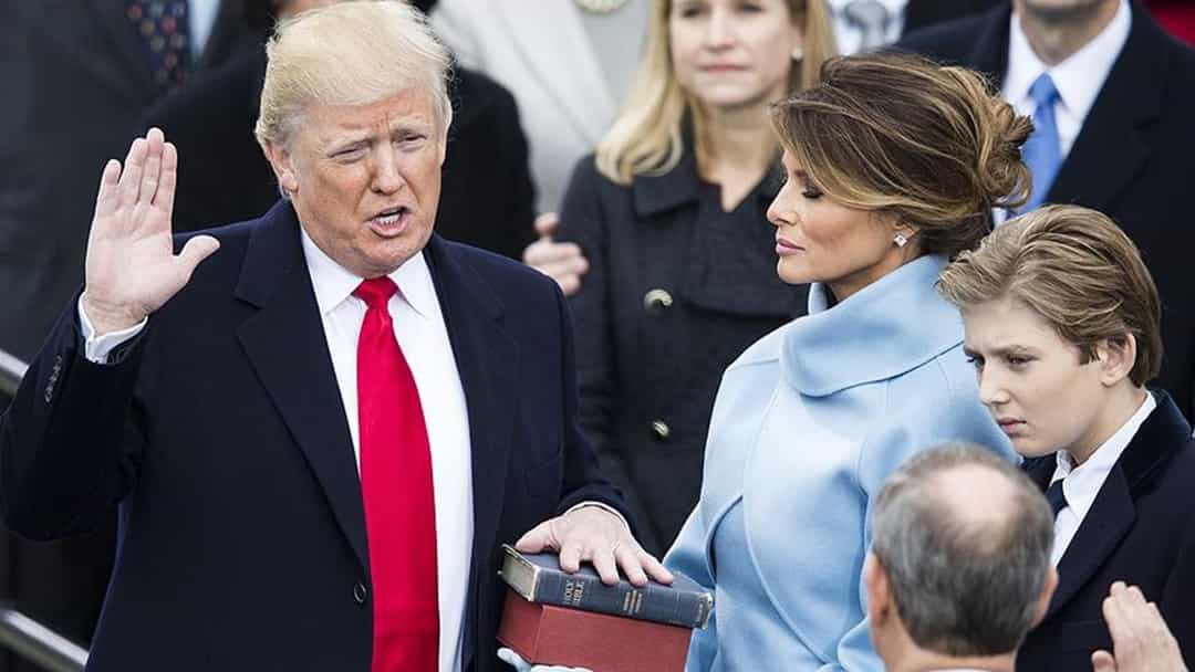 Trump İncil’e El Basmadı! ABD Bunu Konuşuyor… görseli