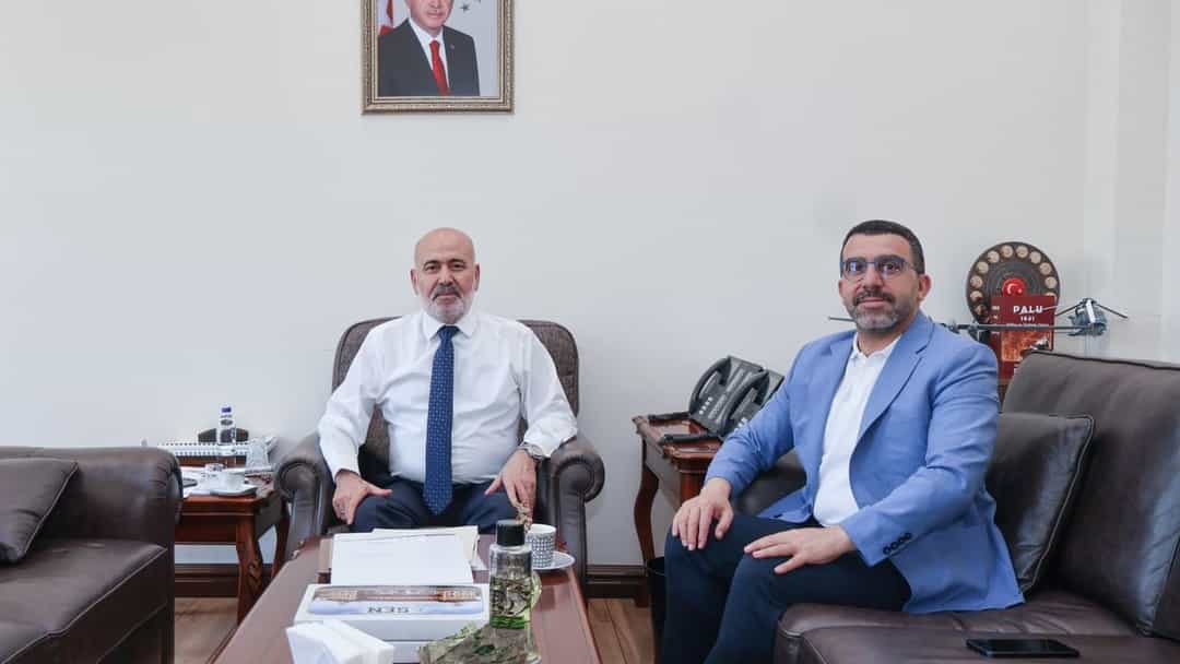 AK Parti Kars Milletvekili Adem Çalkın, İçişleri Bakan Yardımcısı Mehmet Sağlam’ı ziyaret etti görseli
