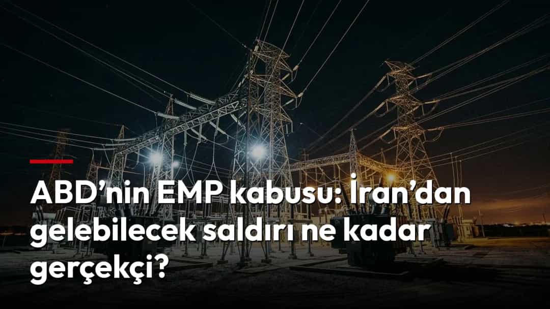 Gece ışıklandırılmış yüksek gerilim trafo merkezi ve elektrik iletim hatları