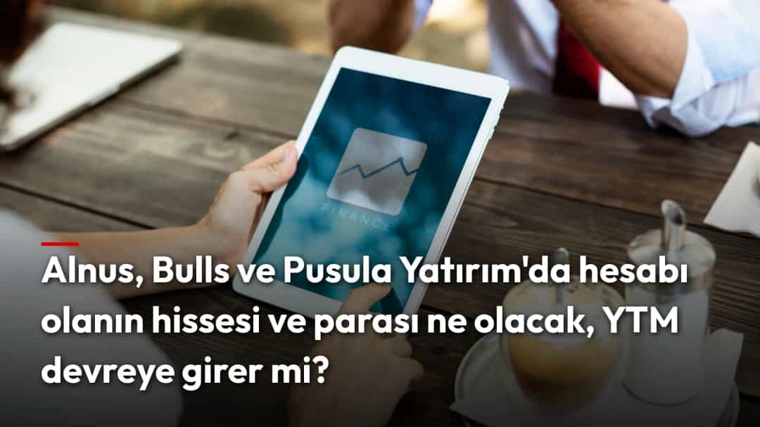Tablette finans uygulamasına bakan yatırımcı (temsili)