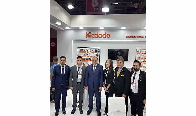 Anlık çeviri yapan yapay zekalı kulaklık Türkiye’de görseli