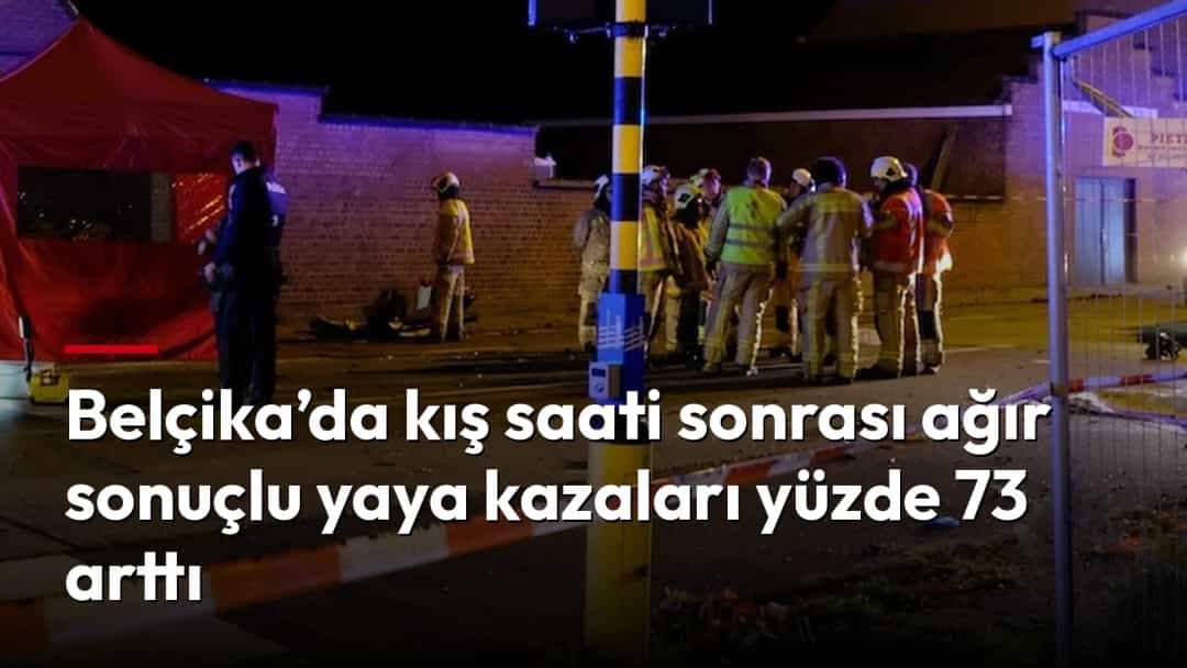Gece saatlerinde yaya kazasının yaşandığı yolda polis ve acil durum ekipleri inceleme yapıyor.