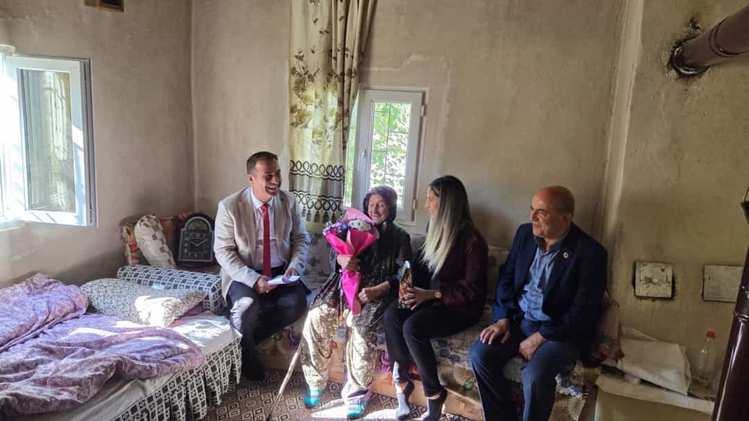 1 Ekim Yaşlılar Gününde Yaşlılar evinde ziyaret edildi görseli