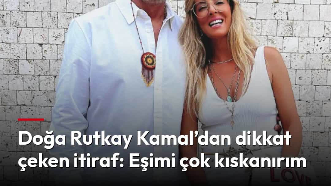 Doğa Rutkay Kamal, eşiyle birlikte bir etkinlikte poz veriyor.