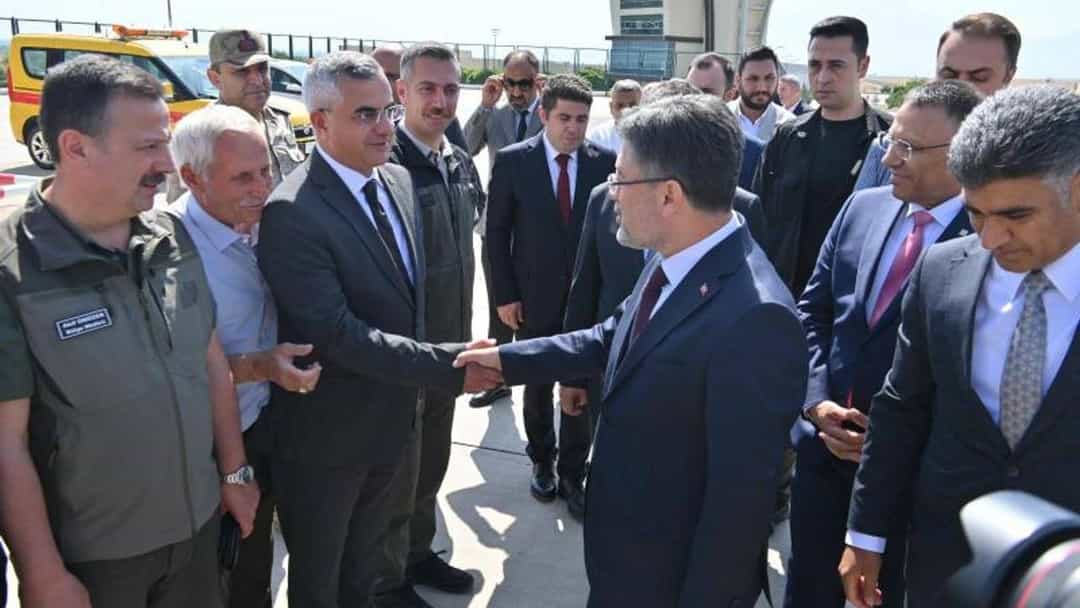 Tarım ve Orman Bakanı İbrahim Yumaklı Iğdır’da çiftçilerle buluştu görseli