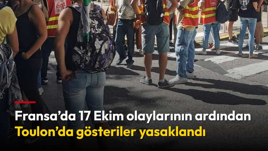 Göstericiler, Toulon’daki polis merkezi önünde toplanıyor.