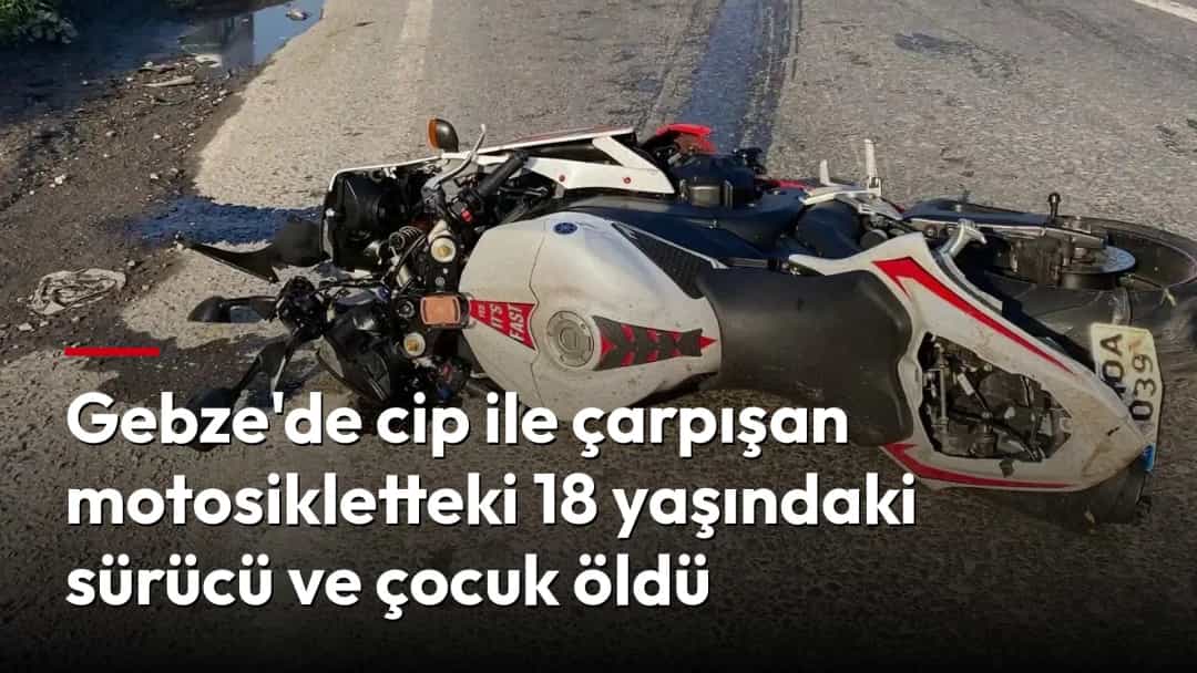 Çarpışmanın ardından yola devrilmiş motosiklet.