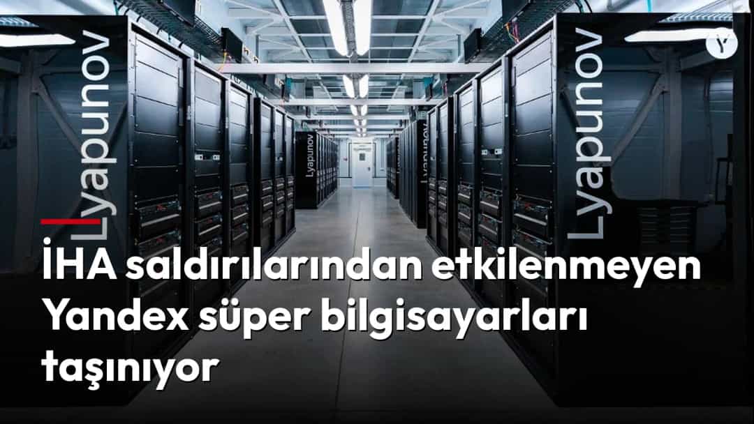Yandex süper bilgisayarlarının bulunduğu sunucu odasında, koridor boyunca sıralanan bilgisayar kabinleri.