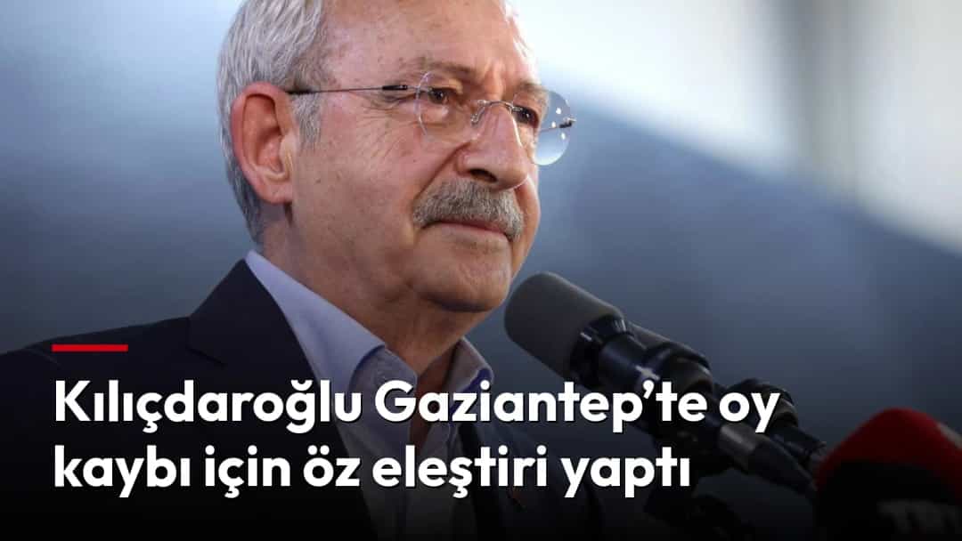 Kemal Kılıçdaroğlu, mikrofon başında konuşma yaparken.
