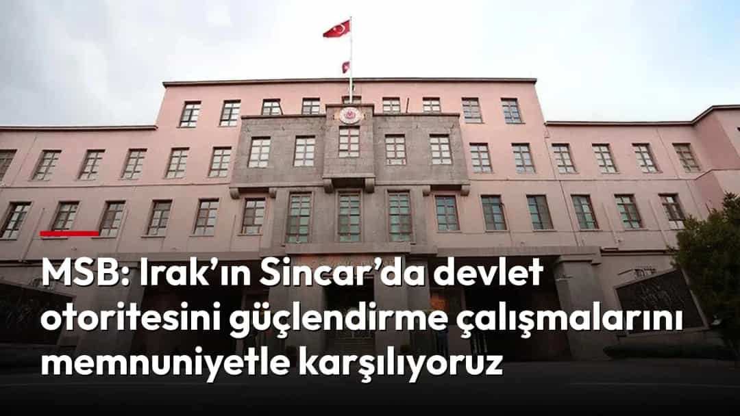 Türk bayrağının dalgalandığı Millî Savunma Bakanlığı binasının önden görünümü.