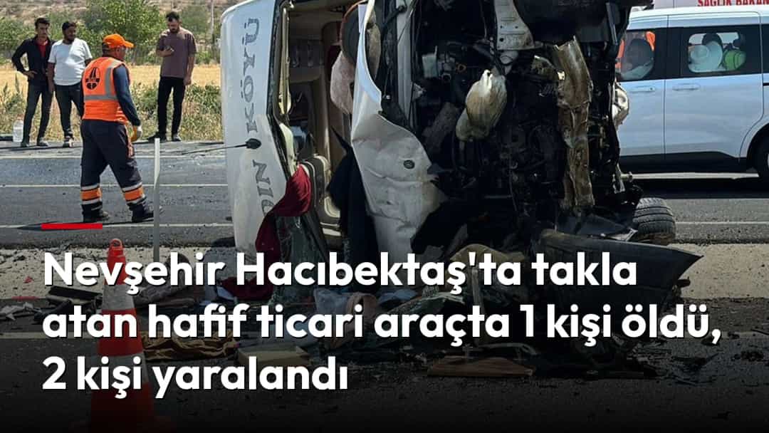 Yol kenarında takla atmış, ağır hasar görmüş hafif ticari araç ve çevredeki kaza müdahale ekipleri.