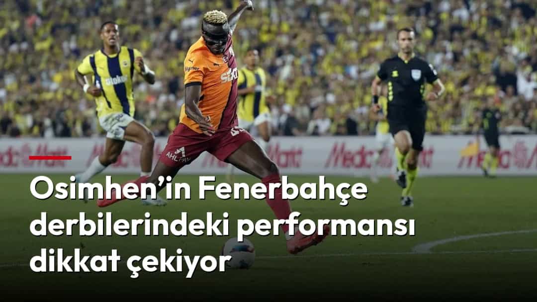 Victor Osimhen, Fenerbahçe karşısında topa vururken.