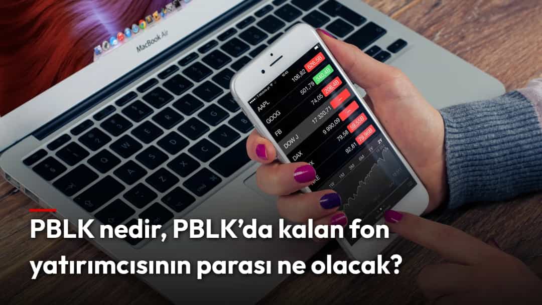 Telefonda borsa fiyatlarını takip eden bir yatırımcı (temsili)