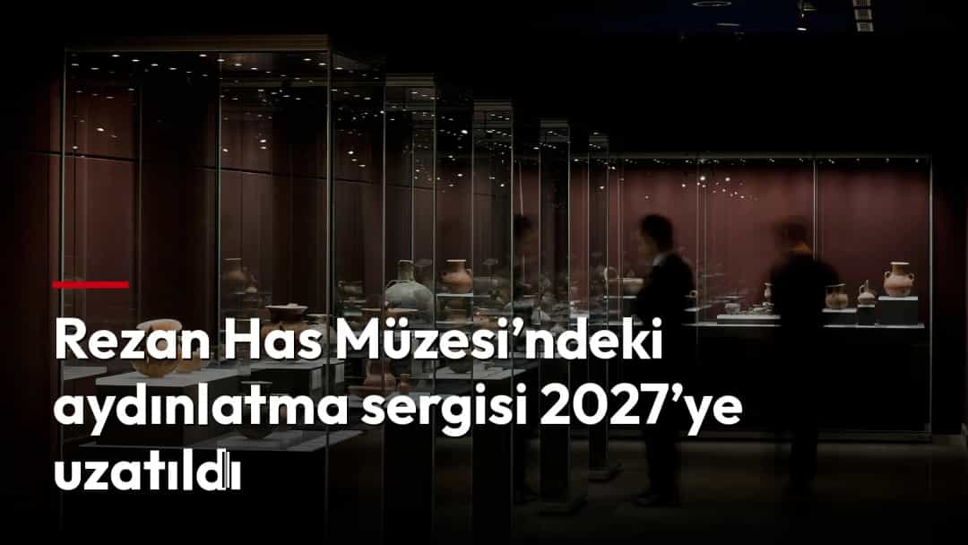 Rezan Has Müzesi’nde sergilenen aydınlatma ve seramik eserler, cam vitrinlerde ziyaretçilere sunuluyor.