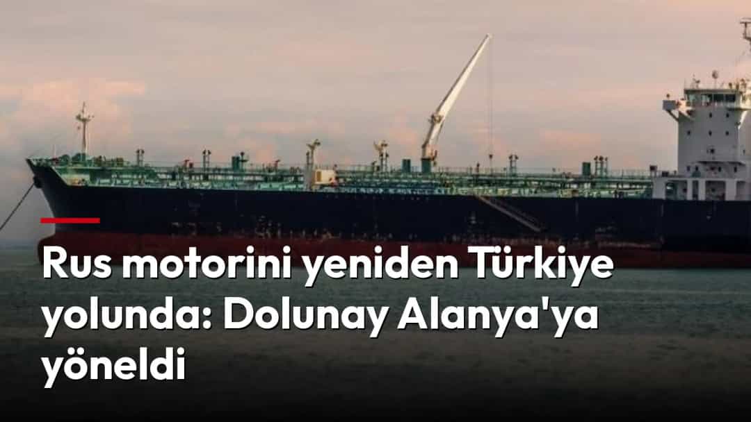 Denizde demirlemiş büyük bir petrol tankeri.