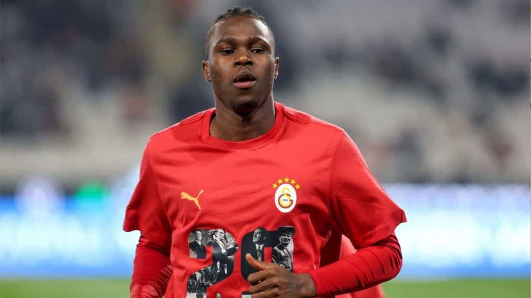 Wilfried Singo, Galatasaray formasıyla maç sırasında.
