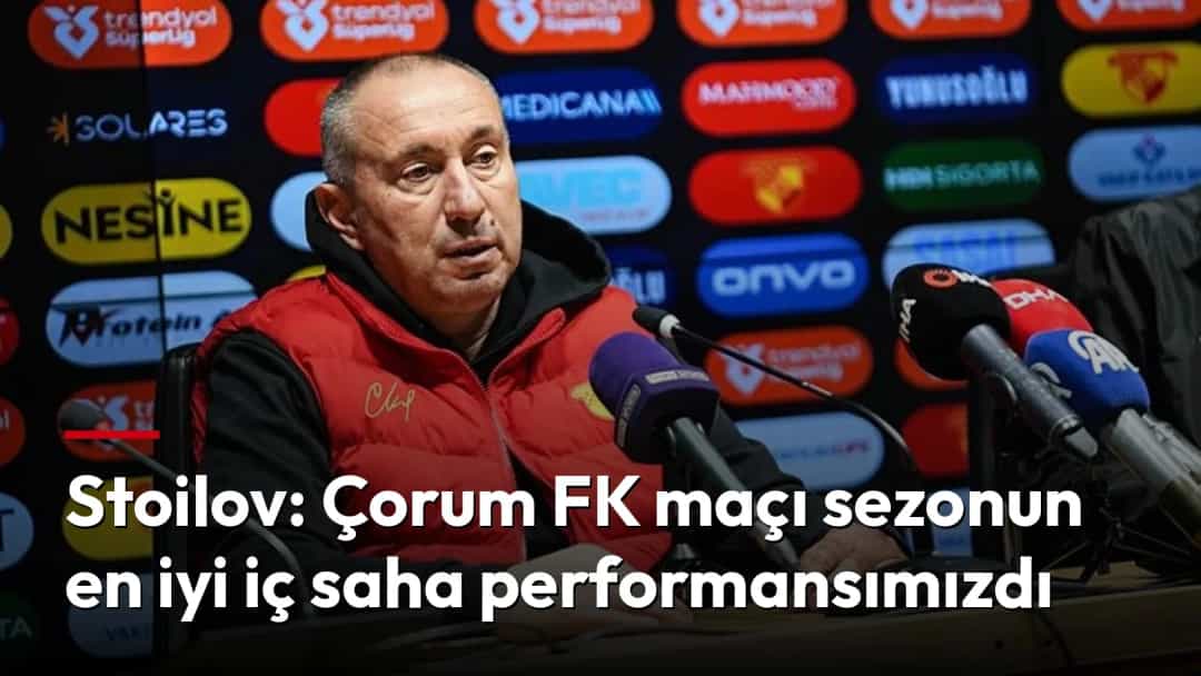 Stanimir Stoilov, basın toplantısında mikrofonlar önünde açıklama yapıyor.