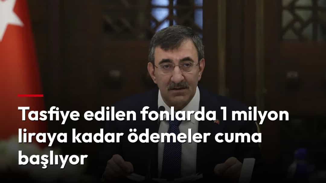 Cevdet Yılmaz, toplantı sırasında konuşurken