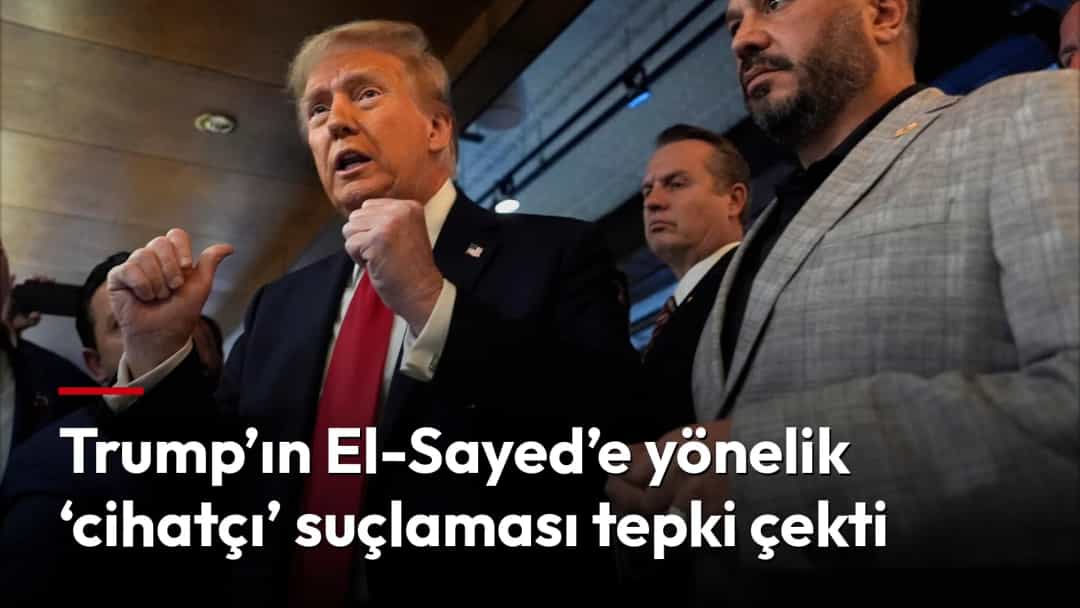 Donald Trump bir etkinlik sırasında konuşurken yanında bir adam duruyor.