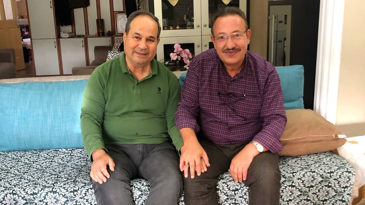 Asker 31 yıl sonra komutanıyla buluştu görseli