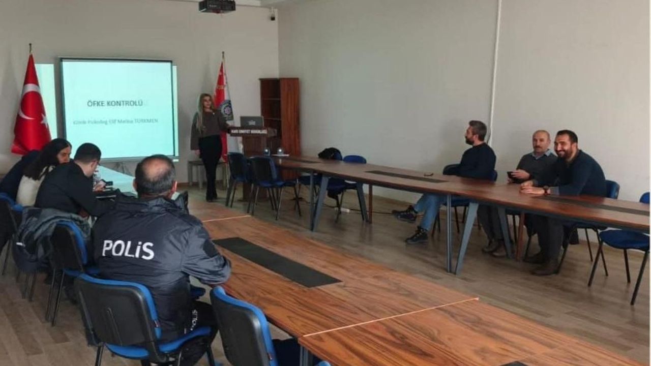 Kars Sosyal Hizmet Merkezi’nden çatışma ve stres yönetimi eğitimi görseli
