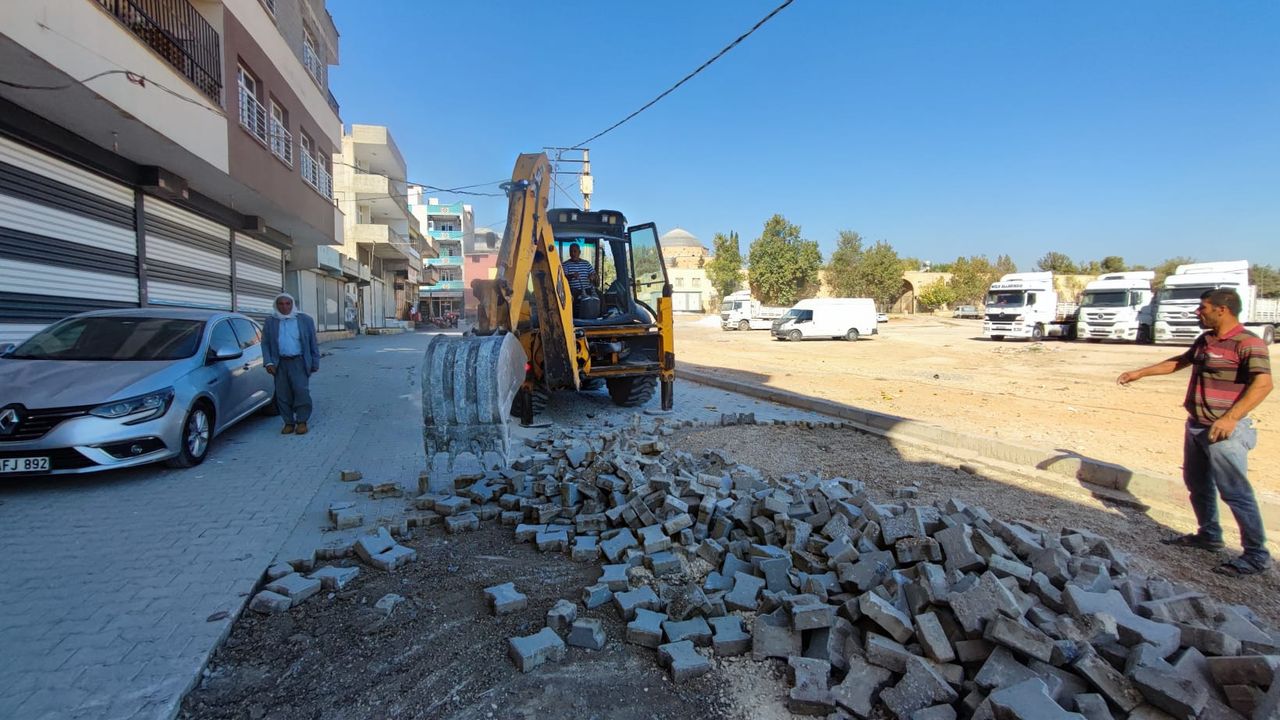 Eyyübiye'de gece gündüz yol çalışması görseli