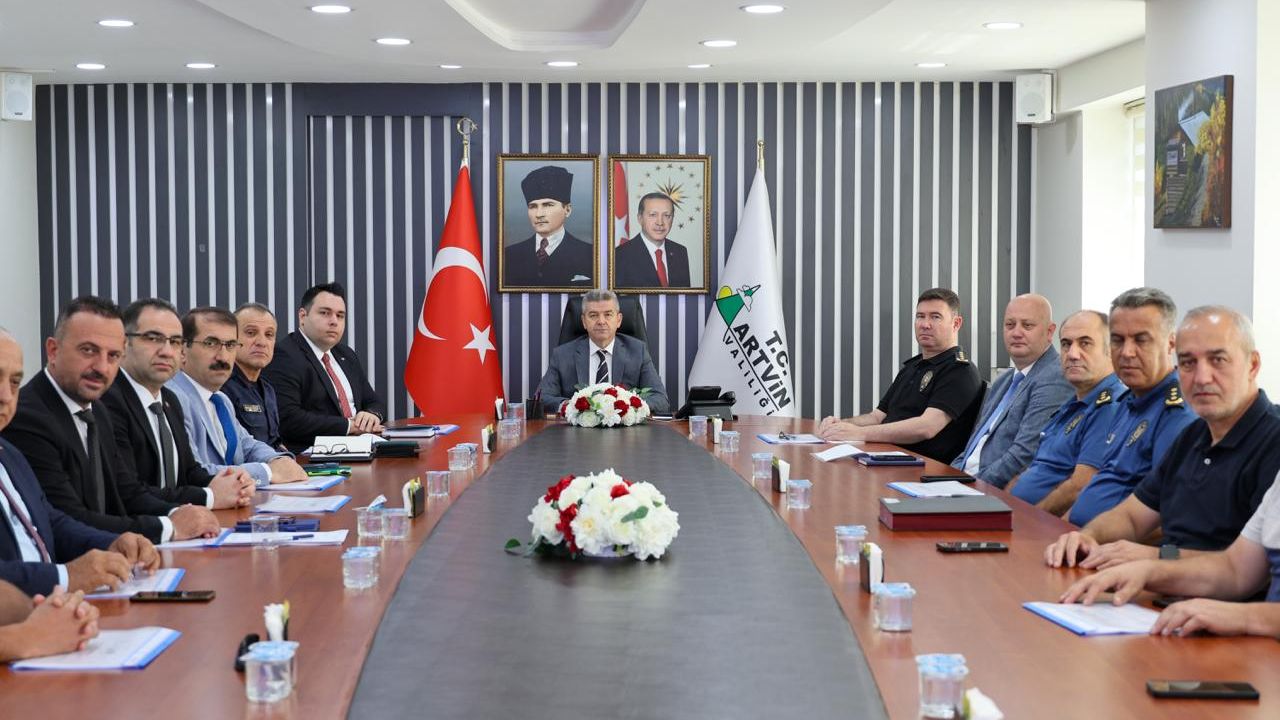 Artvin'de 2025-2026 sezonu İl Spor Güvenliği toplantısı gerçekleştirildi görseli