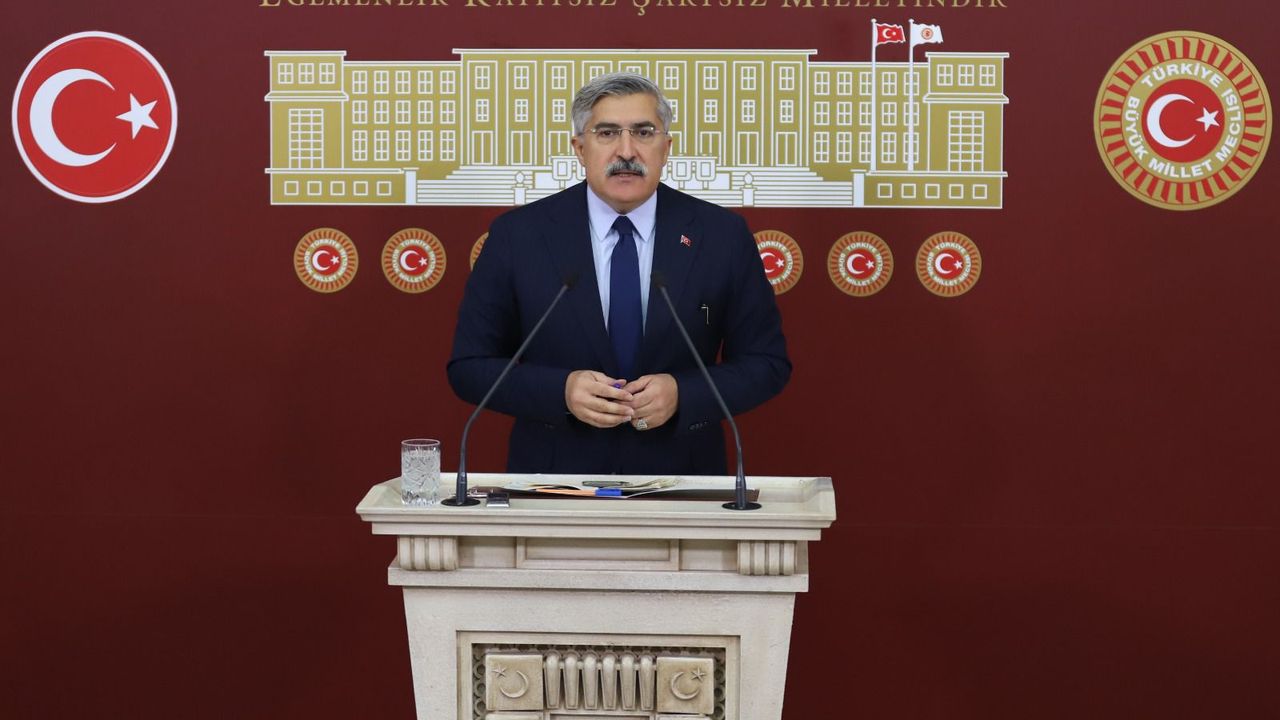 AK Parti’li Hüseyin Yayman’dan Özgür Özel’e sert tepki: Ne siyaset ne muhalefet görseli