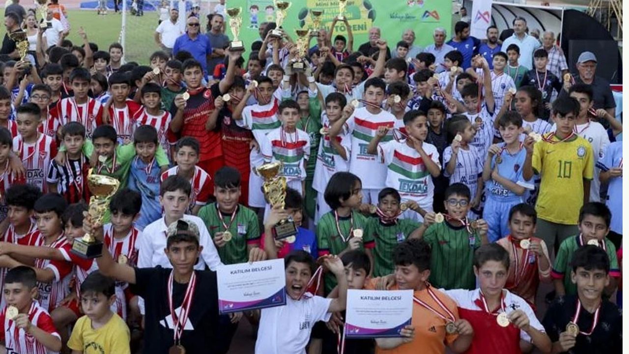 Mersin'de ‘U-11 / U-12 Futbol Şenlik Ligi’ sona erdi görseli
