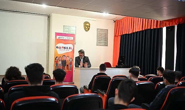 Başkan Kocaman “Gençlik Seninle Var” Programında Öğrencilerle Buluştu görseli
