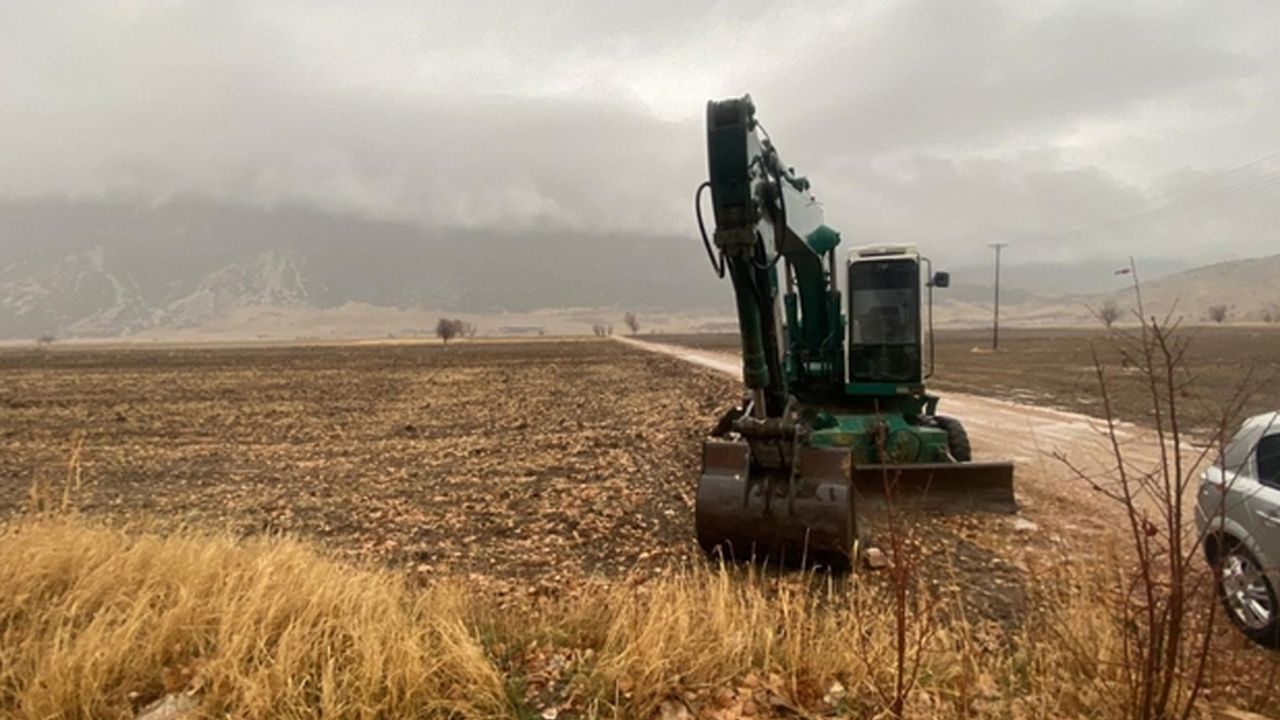 DSİ kepçesiyle ‘define arama’ iddiası Burdur’u karıştırdı görseli