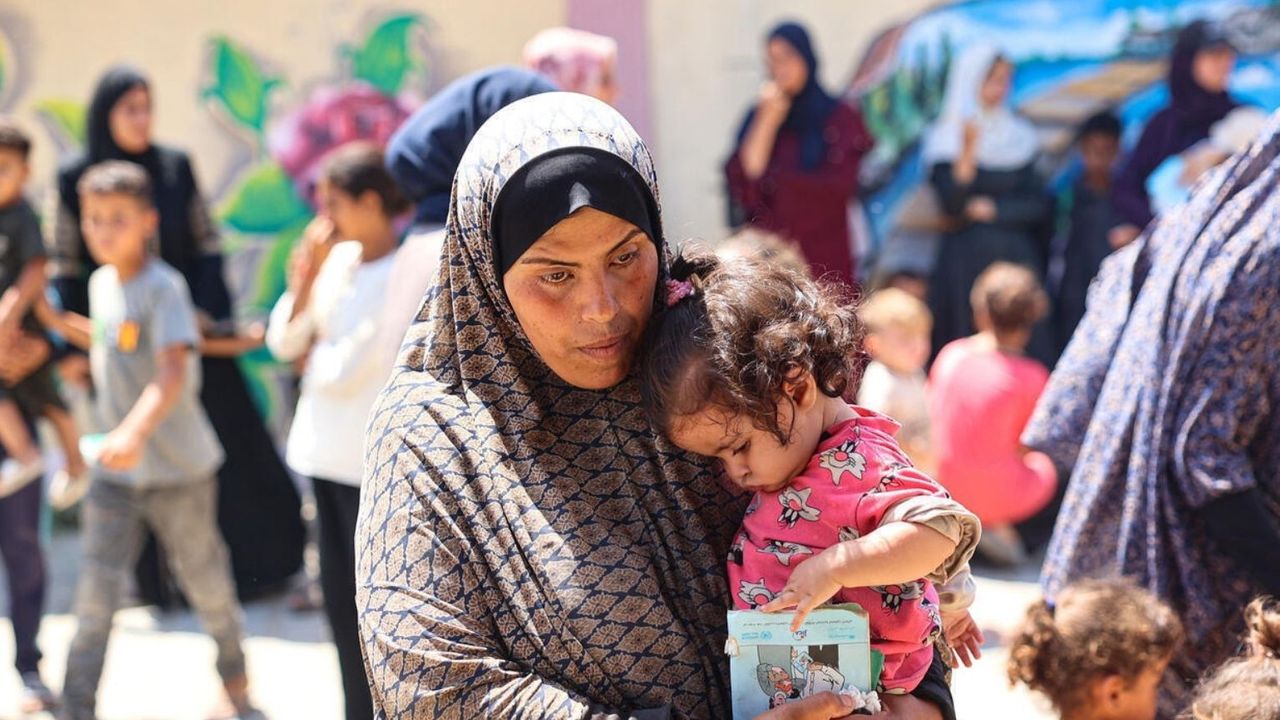 Gazze “açlıktan ölüyor”: 131’i çocuk 367 kişi hayatını kaybetti görseli