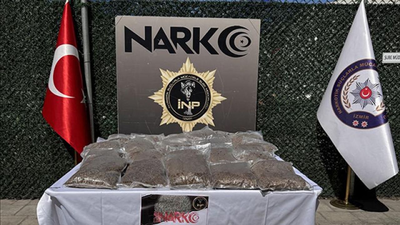 İzmir’de zehir tacirlerine darbe: 133 şüpheli tutuklandı görseli