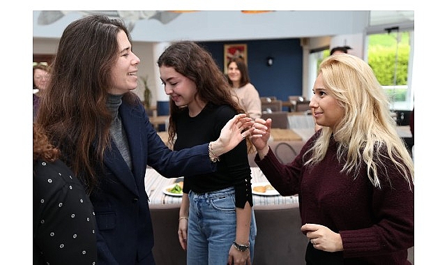 Kadının İnsan Hakları Eğitim Programı Çeşme’de tamamlandı görseli