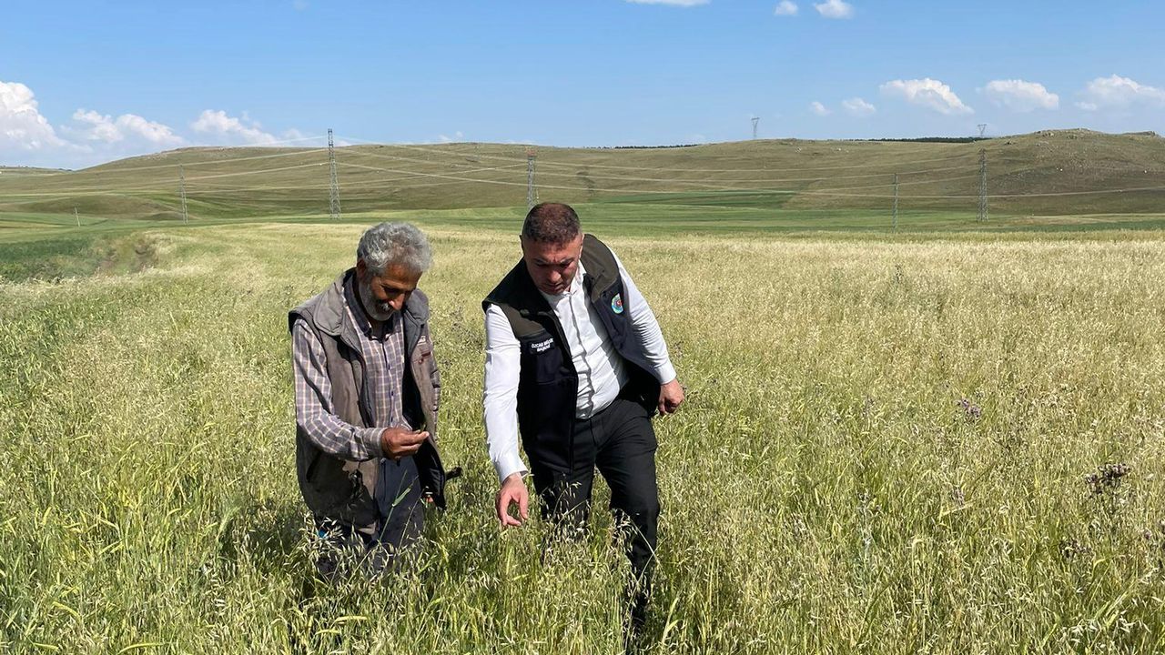 Kars köylerinde sel felaketi sonrası hasar tespiti ve destek ziyareti görseli