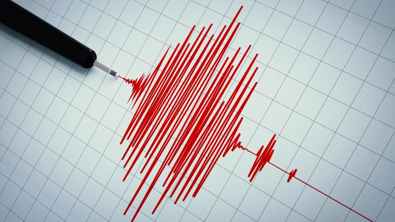 Japonya açıklarında 6,7 büyüklüğünde deprem: Tsunami uyarısı yapıldı görseli