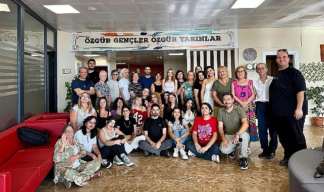 Gençler ve çınarlar geleceği tasarladı görseli