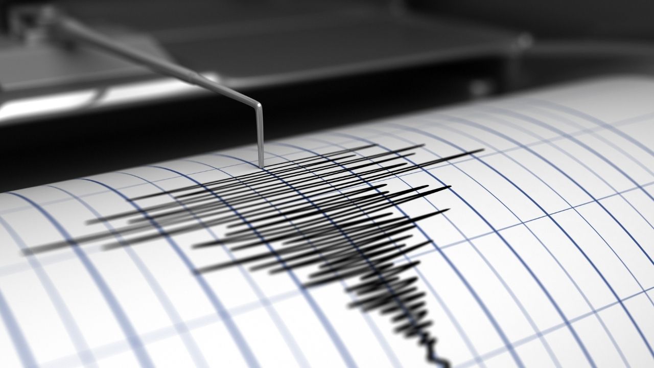 Balıkesir’in Sındırgı ilçesinde 4,3 büyüklüğünde deprem meydana geldi görseli