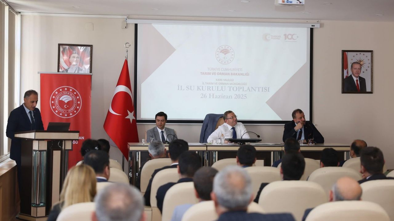 Kars’ta İl Su Kurulu Toplantısında Tarım Müdürü Enver Aydın, sunum gerçekleştirdi görseli